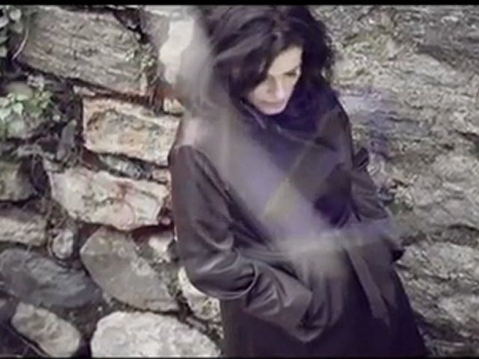 Ayşegül Aldinç - Ağla | Yeni Video Klip - 2011