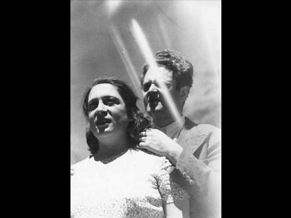 PİRAYE İÇİN YAZILMIŞ ŞİİR - NAZIM HİKMET RAN