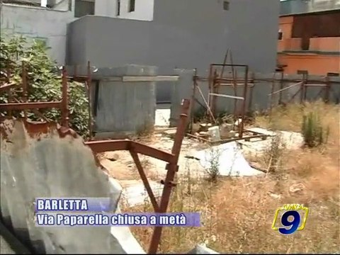 BARLETTA. Via Paparella chiusa a meta'