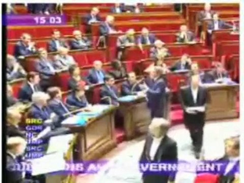 12/12/2007 Montebourg interroge Kouchner sur Kadhafi