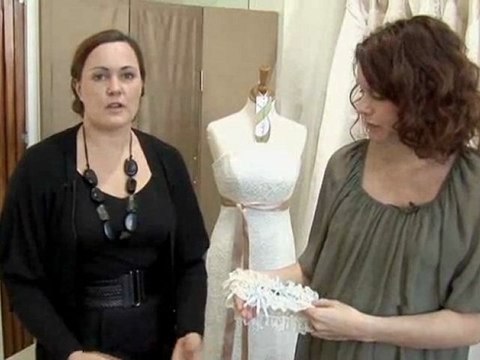 How To Choose A Wedding Garter Set