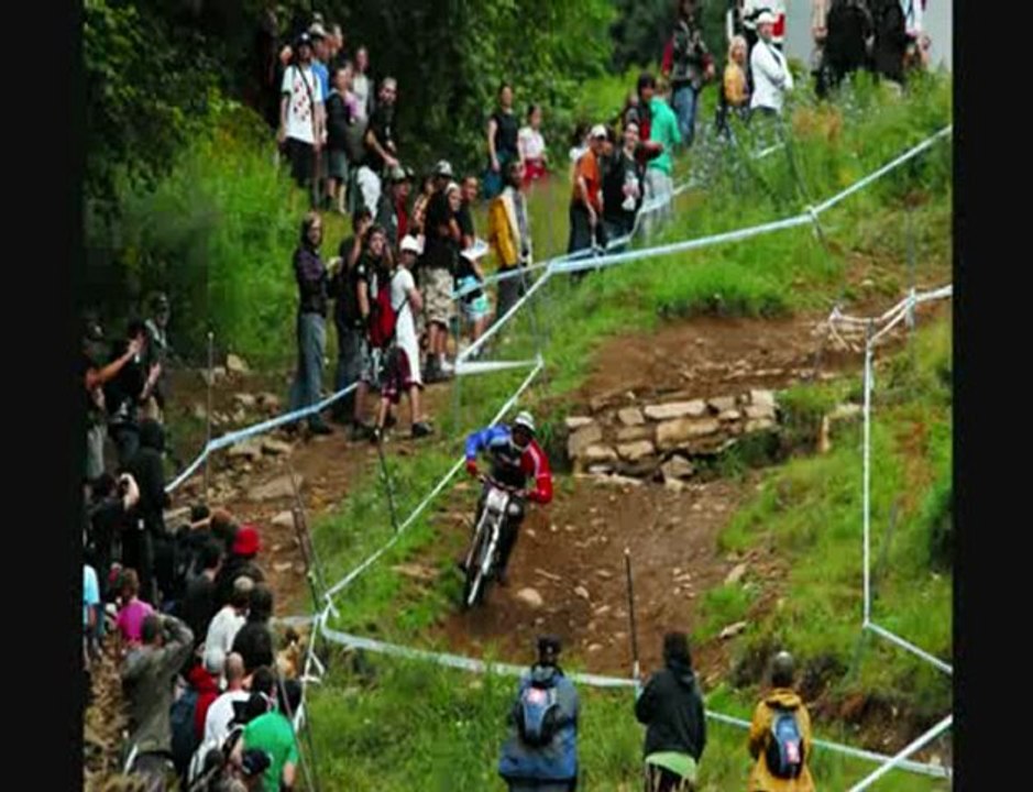 2009 World Cup UCI Downhill Mountain Bike Mont Sainte Anne photoslide show