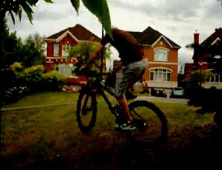 BIKE: 180 tiretap xup