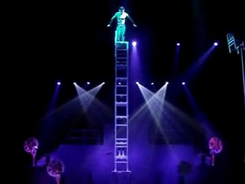 QIANG XIE-equilibre-presents Art agency Valentino