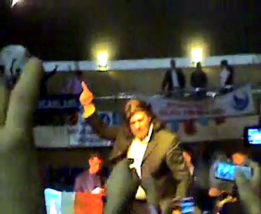 Ahmet Şafak - İstanbul / Bağcılar Konseri - Adam Gibi (2008)