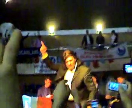 Ahmet Şafak - İstanbul / Bağcılar Konseri - Adam Gibi (2008)