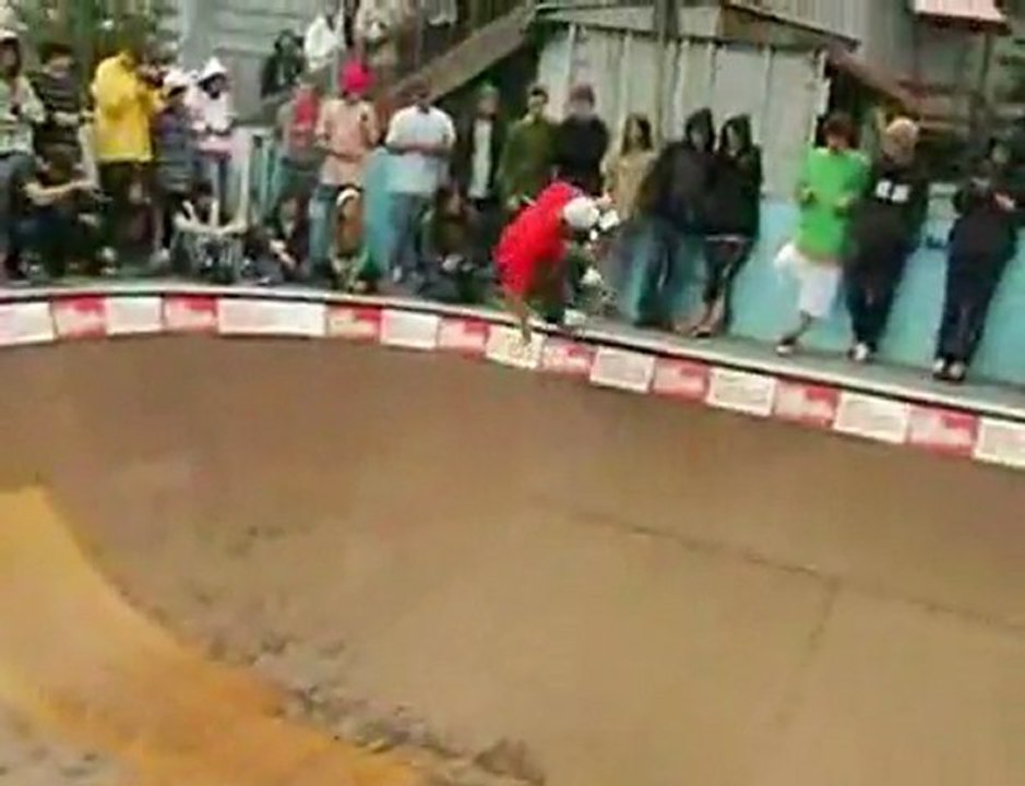 Daewon Song Bowl Session at High Cascades Summer and Snowboard Camp