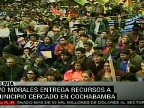Evo Morales entrega recursos en Cochabamba