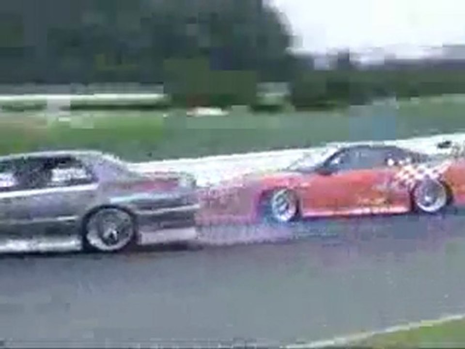 Skyline GTR R34 Vs Nissan Silvia S15(240) - Drifting