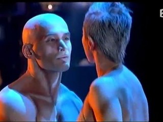 LA VISION-acrobatic-presents Art agency Valentino