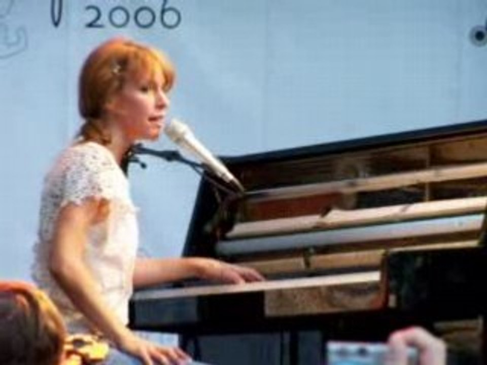 Emily Loizeau à Paris Plages