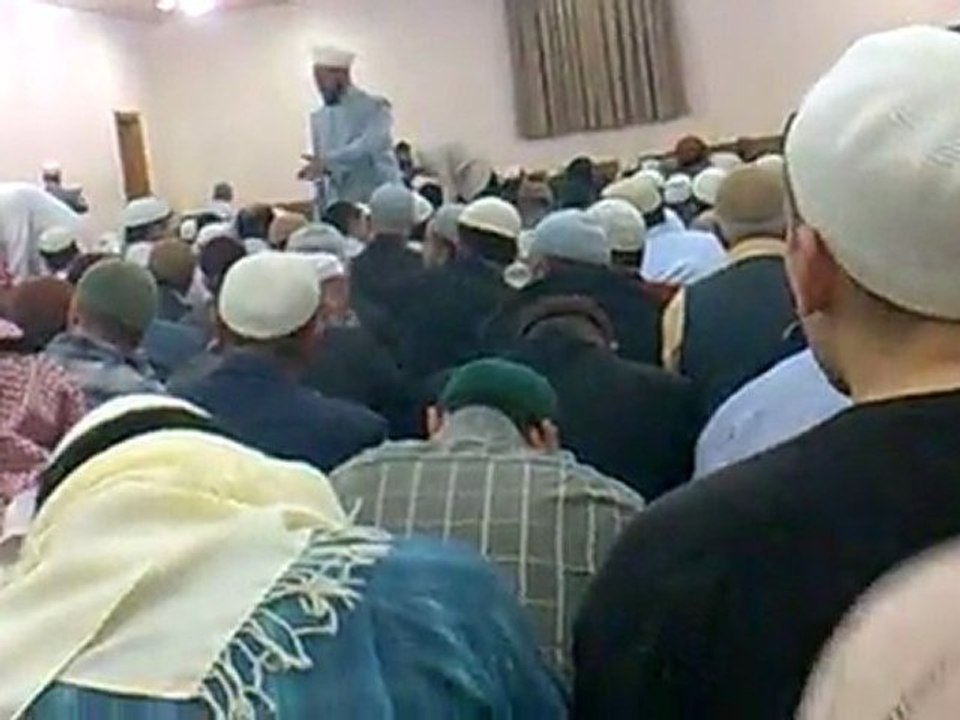 haznevi dergahında kaside