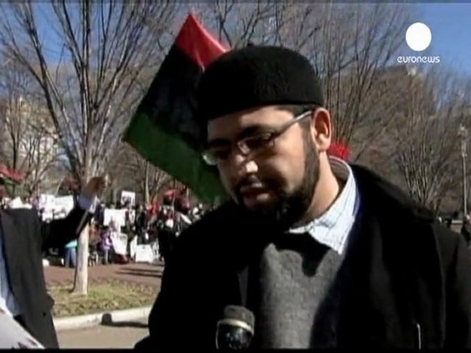 Yurtdışında yaşayan Libyalılardan Kaddafi'ye istifa...