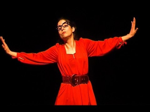 LA REINE DE LA SALLE DE BAINS ET AUTRES ENVAHISSEURS