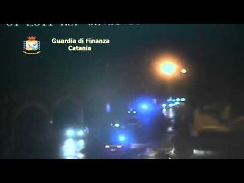 Catania - Per sfuggire alla polizia guida tir contromano