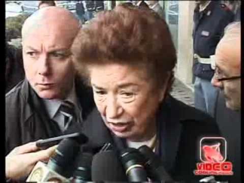 Napoli - Rifiuti, guerra tra Comune e Regione