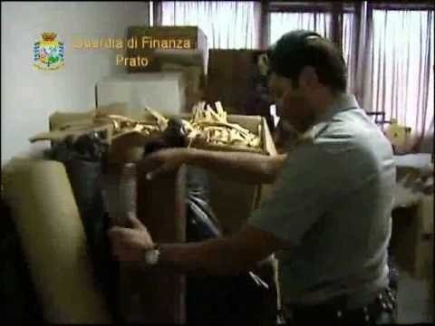 Prato - Operazione Falso d'estate, scoperta fabbrica di borse false