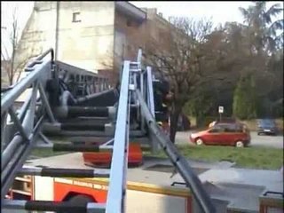 Ferrara - Arresti per droga con scala dei Vigili del Fuoco