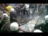 Grecia - Gli scontri di Atene tra manifestanti e forze dell'ordine 2