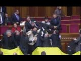 Ucraina - Lancio di uova e rissa in Parlamento