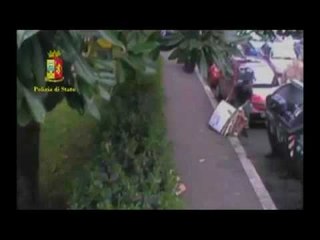 Download Video: Roma - Danneggiavano le auto in sosta, 2 denunciati