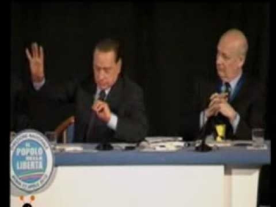 Roma - Pdl, Berlusconi interrompe l'intervento di Fini