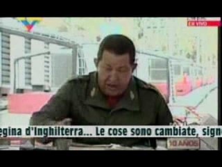 Venezuela - Chavez attacca la regina d'Inghilterra