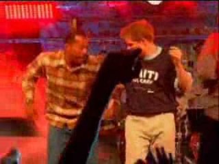 Barbados - Il Principe Harry balla il calypso