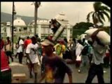 Haiti - La gente affamata attacca i caschi blu