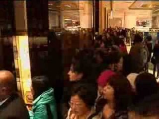 Francia - La coda per i saldi