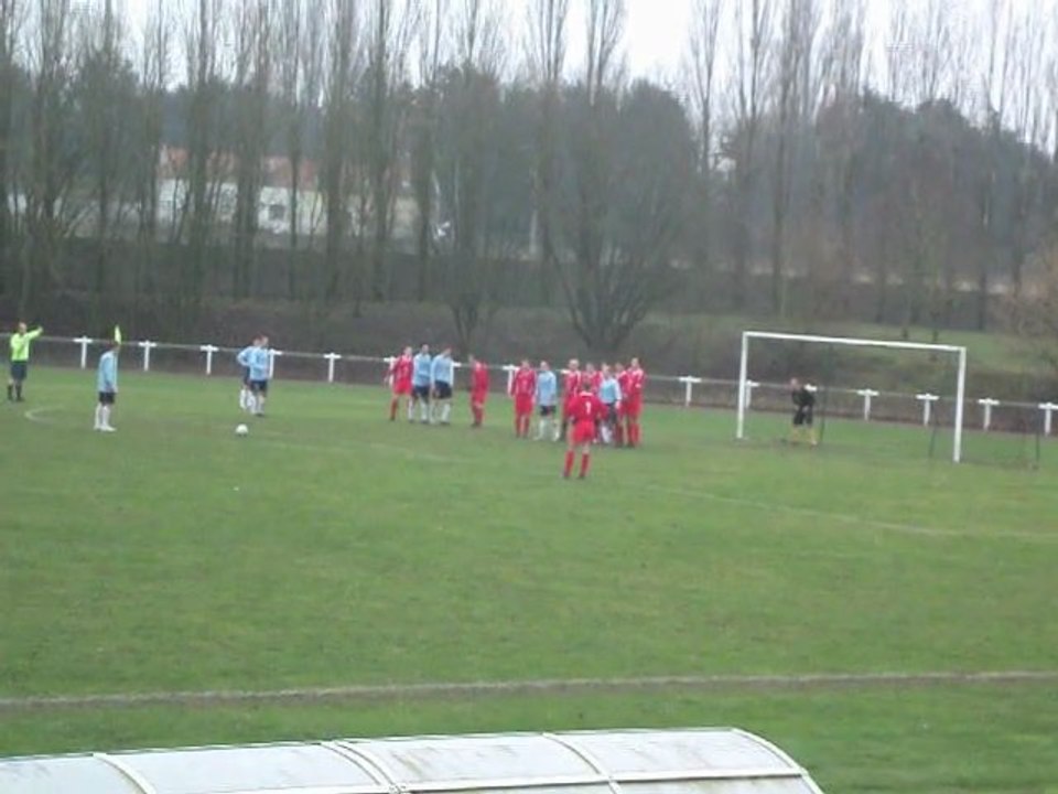 Football: Avesnes les Aubert VS Villers-Outréaux.