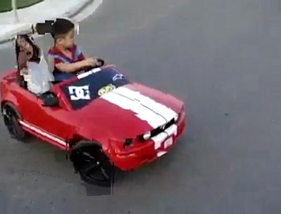 Yanında Manita,Altında Ford Mustang..)