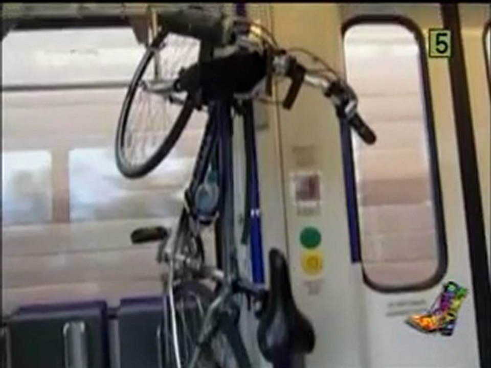 atithaso-ta podilata sto metro