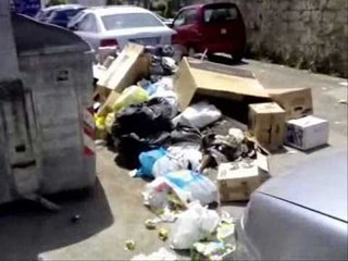 Aversa - Rifiuti depositati a tutte le ore