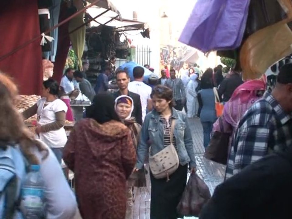 Arabic-Web-succès du "marché du mariage" bouscule les traditions