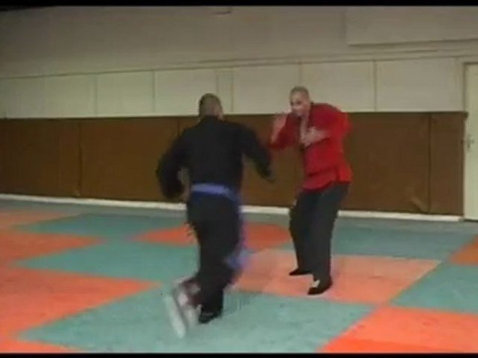 Self defense - anticiper les attaque de dos, coté, face