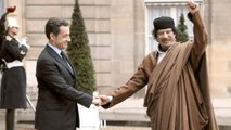 Libye: Kadhafi en personne dément son départ