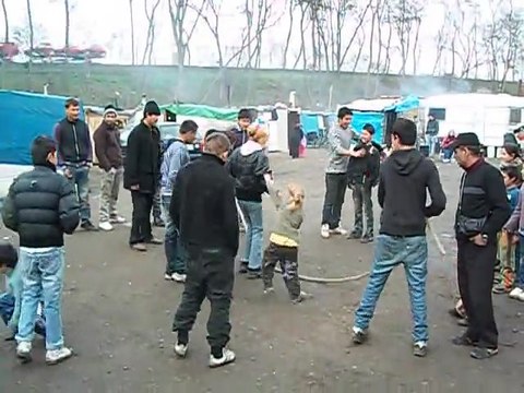 les robinsons au camps roms de massy