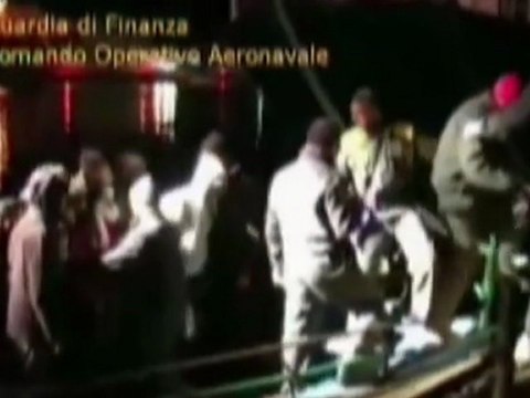 Lampedusa (AG) - Arrivano oltre 1300 immigrati