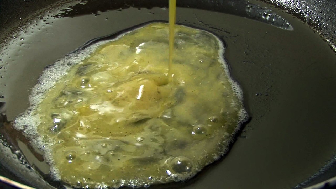 How to make simple scrambled eggs.