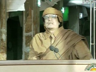 Kadhafi reste en Libye "en chef de la révolution"