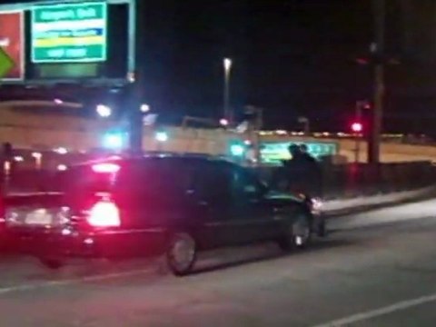 Kim Cattrall Encounters Determined Autograph Hunter