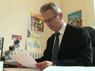 Hausses gaz/pétrole: 900 euros par an en plus pour les familles