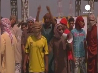 Al menos un herido por disparos al aire del ejército en...