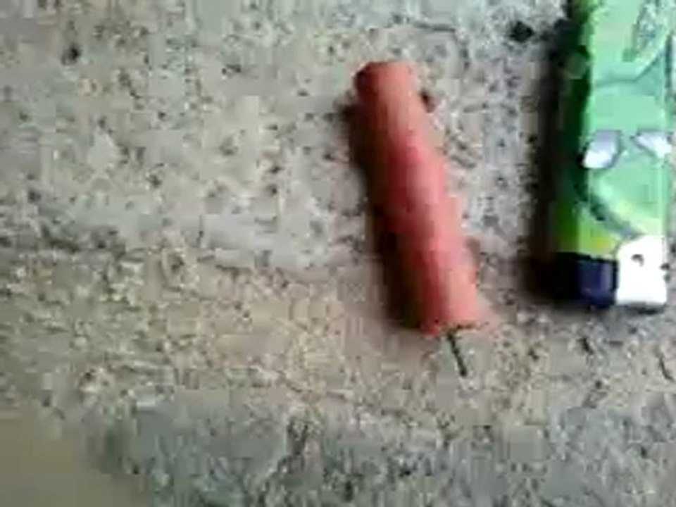 video pétard a meche courte