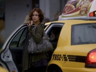 V(2009) Extrait 2x02 "Serpent's Tooth" #4