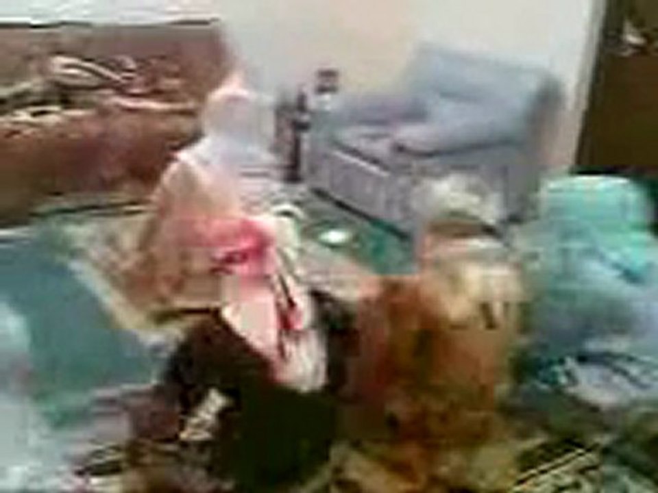 ARAB IN FUNNY PRAYING