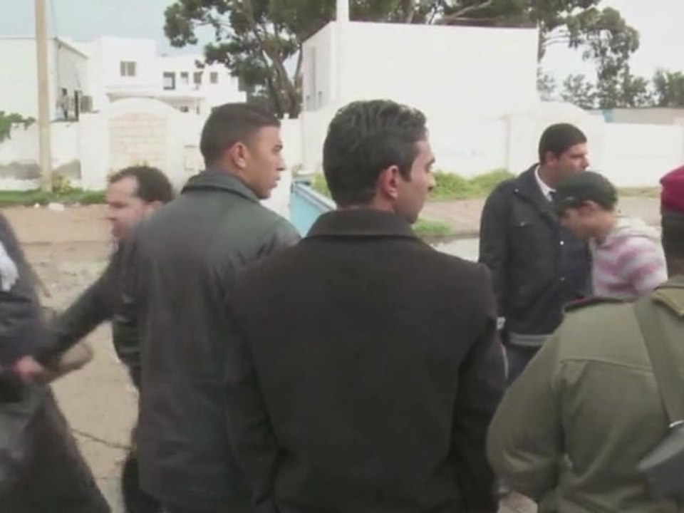 Libye: plus de 5.700 réfugiés en Tunisie en 48...