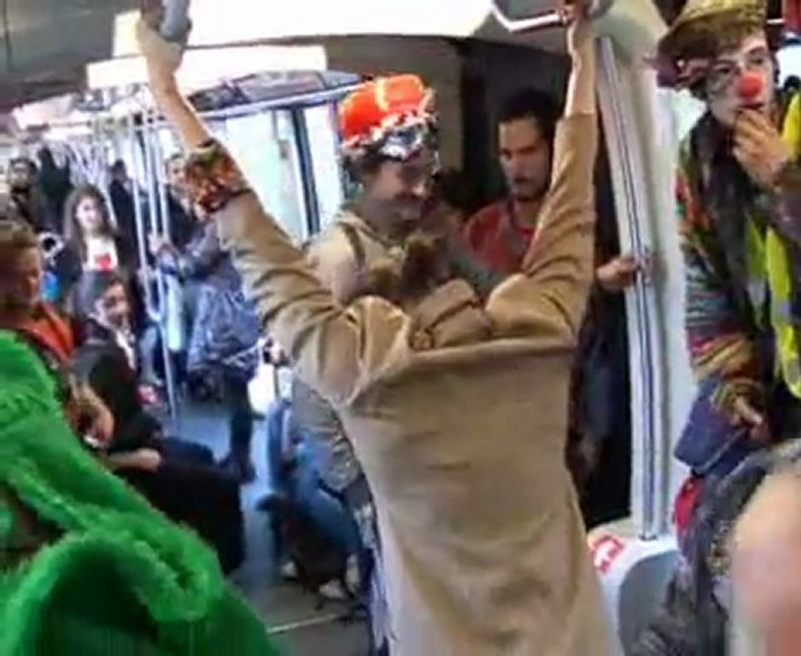 RA'GANAWAK ETAIT DANS LE METRO PARISIEN  GRACIEUSEMENT