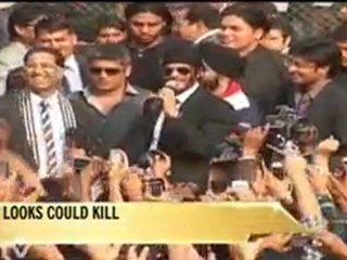 SRK promotes Don 2 look in Delhi